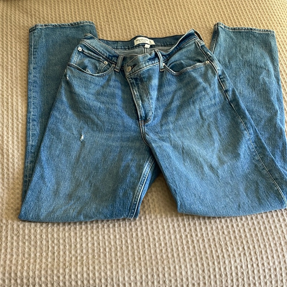 ABERCROMBIE 90’s STRAIGHT ULTRA HIGH RISE CURVE LOVE